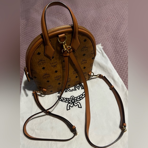 MCM BACKPACK - Picture 3 of 14